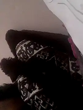 latarak321 online show from 12/22/25, 11:49