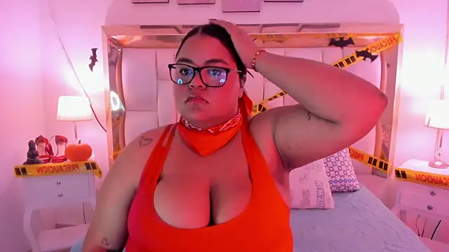 LunaaBlaze online show from 10/24/25, 12:37