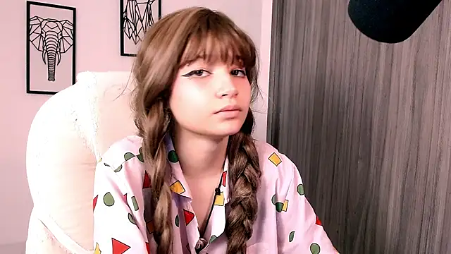 EmuOtori online show from 10/15/25, 11:29