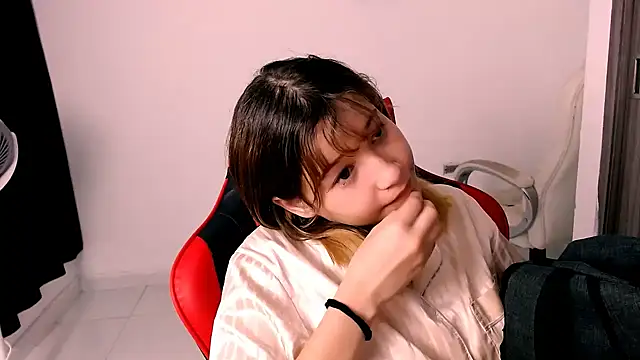 EmuOtori online show from 01/06/26, 12:20