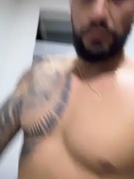 Snapshot of Santiago_hot19 chatting on 10/22/25, 01:05 Santiago hot19 online show from 10/22/25, 01:05