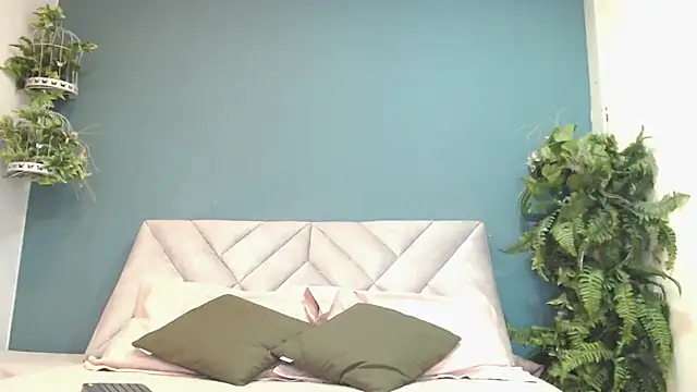 PaulinaColeman online show from 11/01/25, 03:39