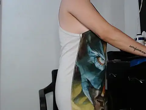 Damara Rolands- online show from 10/21/25, 05:12