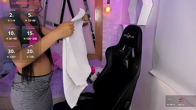 Snapshot of emmy_rosse_ chatting on 11/06/25, 08:02 emmy rosse online show from 11/06/25, 08:02