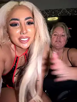 Snapshot of zara_bellexx chatting on 01/11/26, 05:03 zara bellexx online show from 01/11/26, 05:03