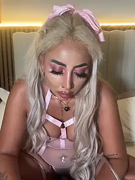 Snapshot of zara_bellexx chatting on 07/15/26, 08:49 zara bellexx online show from 07/15/26, 08:49