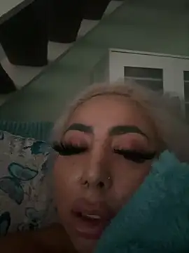 Snapshot of zara_bellexx chatting on 02/09/26, 03:54 zara bellexx online show from 02/09/26, 03:54