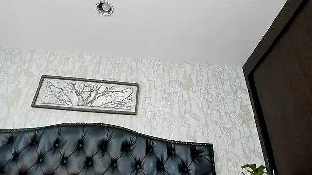 Snapshot of DenzelRios chatting on 06/30/26, 04:23 DenzelRios online show from 06/30/26, 04:23