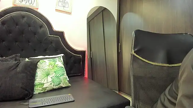 DenzelRios online show from 10/31/25, 07:10