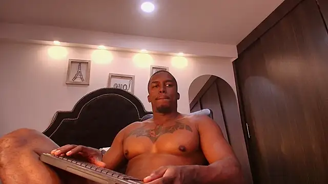 Snapshot of DenzelRios chatting on 01/13/26, 09:41 DenzelRios online show from 01/13/26, 09:41