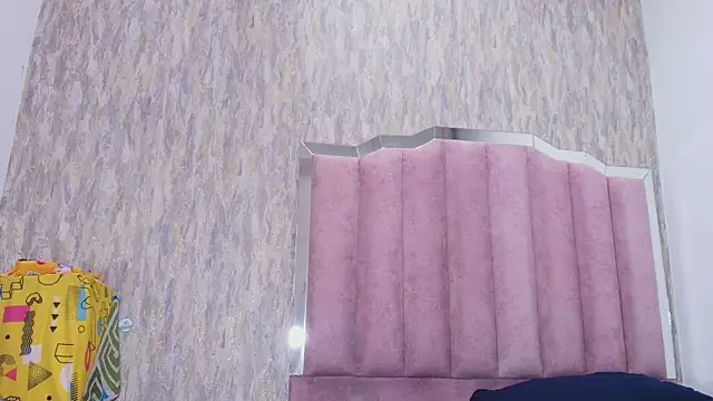 lilylovely  online show from 11/04/25, 07:28