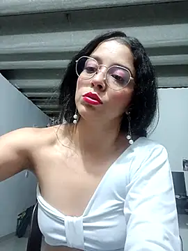 Snapshot of Eloisa_smith chatting on 10/16/25, 04:10 Eloisa smith online show from 10/16/25, 04:10