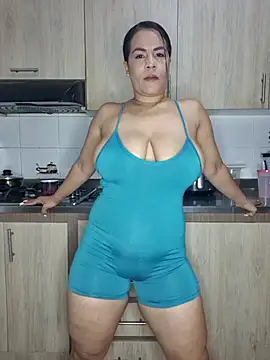 karla-bruni online show from 10/28/25, 10:25