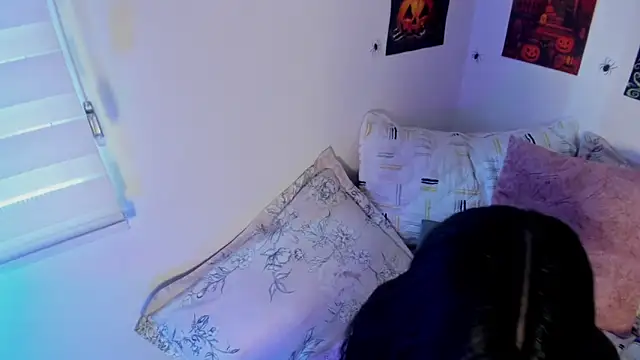 Snapshot of Lilith_salvatoree chatting on 10/11/25, 01:12 Lilith salvatoree online show from 10/11/25, 01:12