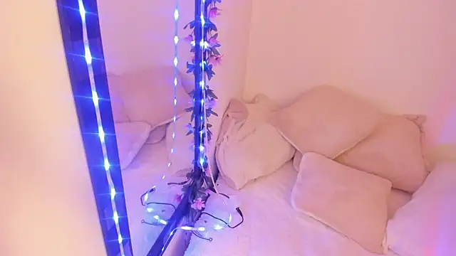 Snapshot of Lilith_salvatoree chatting on 12/23/25, 02:33 Lilith salvatoree online show from 12/23/25, 02:33