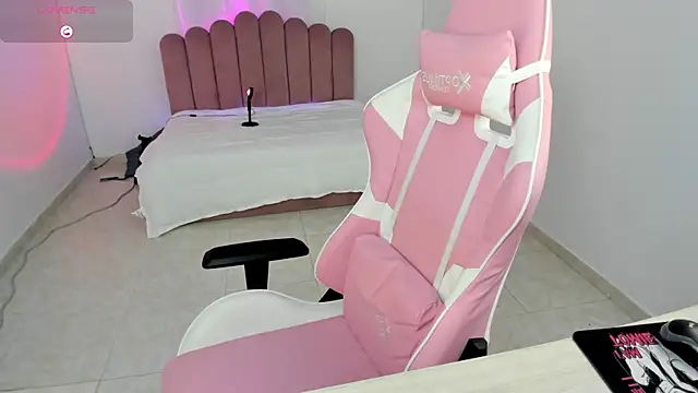 Meghan russo07 online show from 11/05/25, 08:45