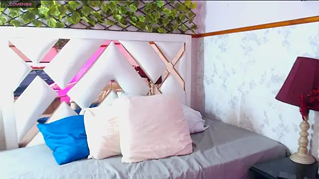 Snapshot of Alex_Millerss chatting on 11/26/25, 10:43 Alex Millerss online show from 11/26/25, 10:43