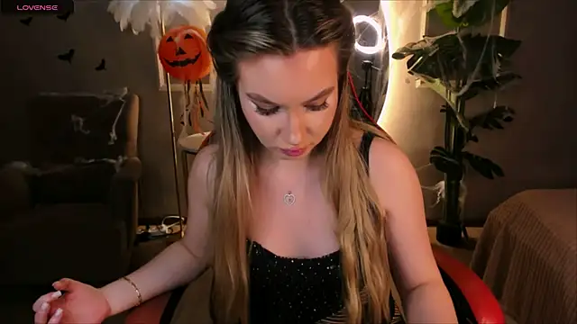  BellaClark online show from 10/20/25, 06:48