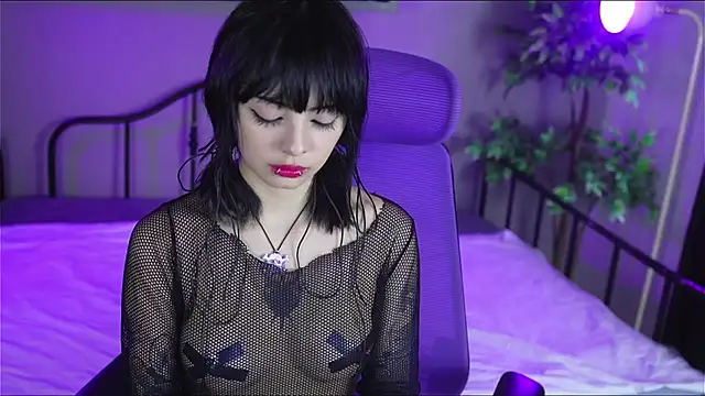 Bayonetta doll online show from 11/08/25, 08:45