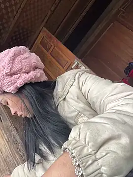 miemie-xx online show from 12/15/25, 02:50