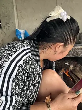 miemie-xx online show from 11/13/25, 03:32