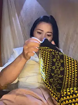 miemie-xx online show from 11/18/25, 02:49