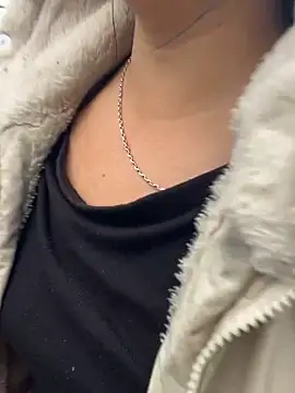 miemie-xx online show from 11/17/25, 02:37