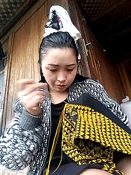 miemie-xx online show from 10/25/25, 01:16