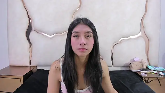 Mia clark18 online show from 12/04/25, 06:18