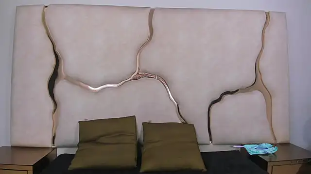 Mia clark18 online show from 12/05/25, 03:54