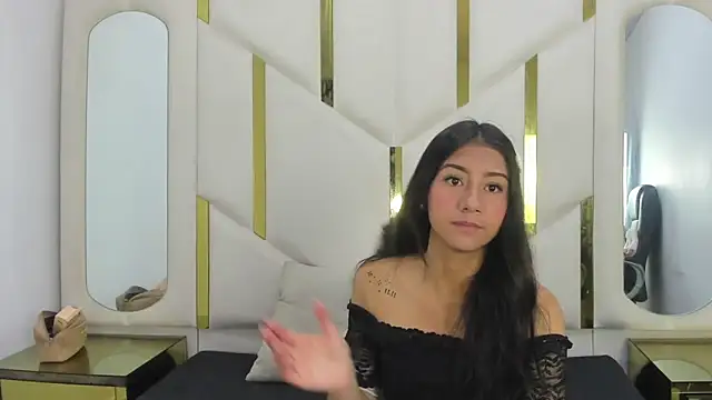 Mia clark18 online show from 11/30/25, 04:19