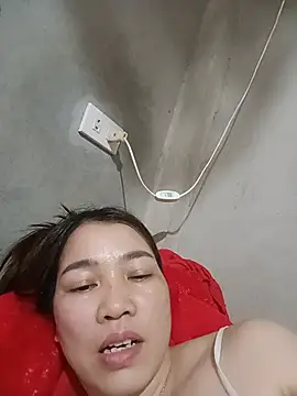 Snapshot of ladzy_sexy chatting on 05/19/26, 05:14 ladzy sexy online show from 05/19/26, 05:14