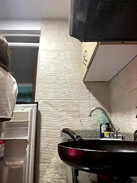 SiaraRealist online show from 11/08/25, 07:50