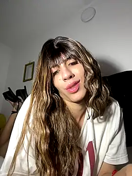 SiaraRealist online show from 11/10/25, 04:28