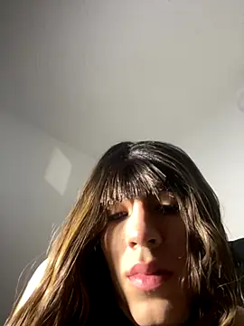 SiaraRealist online show from 11/15/25, 08:24