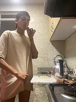 SiaraRealist online show from 11/04/25, 08:12