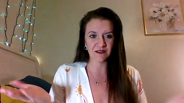 easy briezy online show from 11/05/25, 02:14