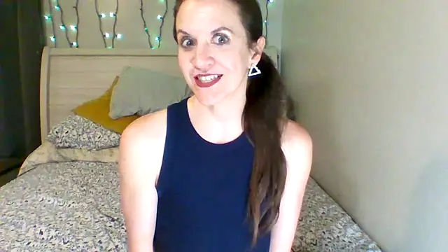 easy briezy online show from 03/24/26, 02:11