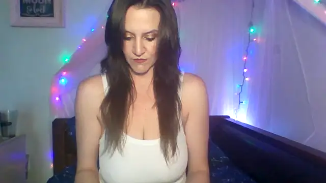 easy briezy online show from 11/24/25, 09:04