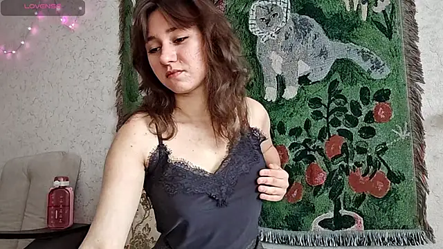 MiaLovelyOne online show from 04/12/26, 09:45