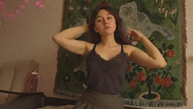 MiaLovelyOne online show from 04/15/26, 08:53