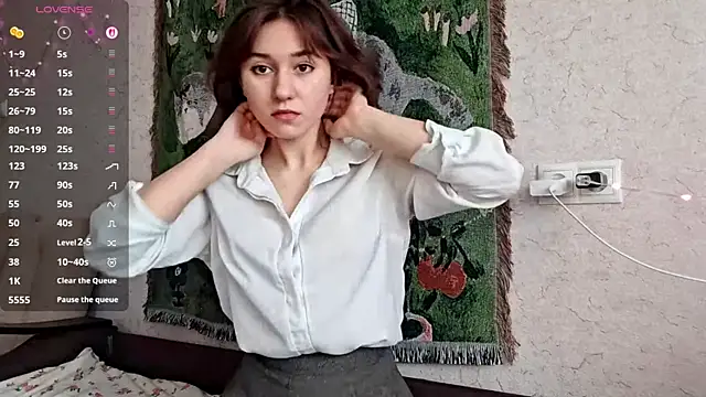 MiaLovelyOne online show from 03/29/26, 08:05