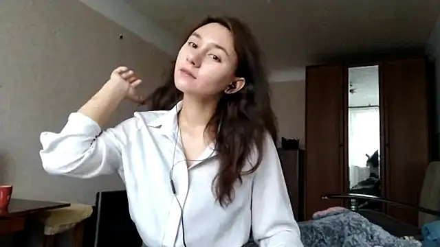 Snapshot of MiaLovelyOne chatting on 10/22/25, 07:30 MiaLovelyOne online show from 10/22/25, 07:30