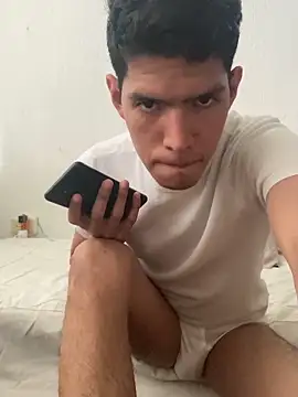 Snapshot of TheHiddenMark chatting on 03/01/26, 09:15 TheHiddenMark online show from 03/01/26, 09:15