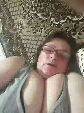 Snapshot of MilaCold5443 chatting on 06/11/26, 02:53 MilaCold5443 online show from 06/11/26, 02:53