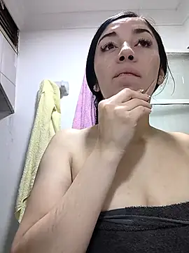 AbbyLewiis online show from 12/19/25, 02:15