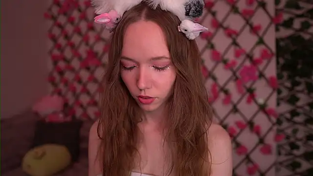 Petite Polly online show from 10/25/25, 06:19