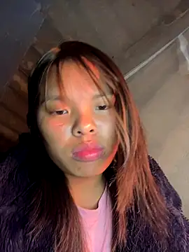 hello-cute online show from 12/15/25, 02:56