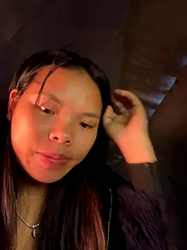 hello-cute online show from 12/01/25, 01:17