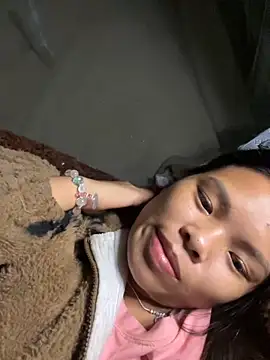 hello-cute online show from 11/13/25, 03:27